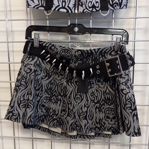 Widow,Lip service sister brand skirt set! Tribal tattoo punk print w spiked belt - Picture 3 of 7